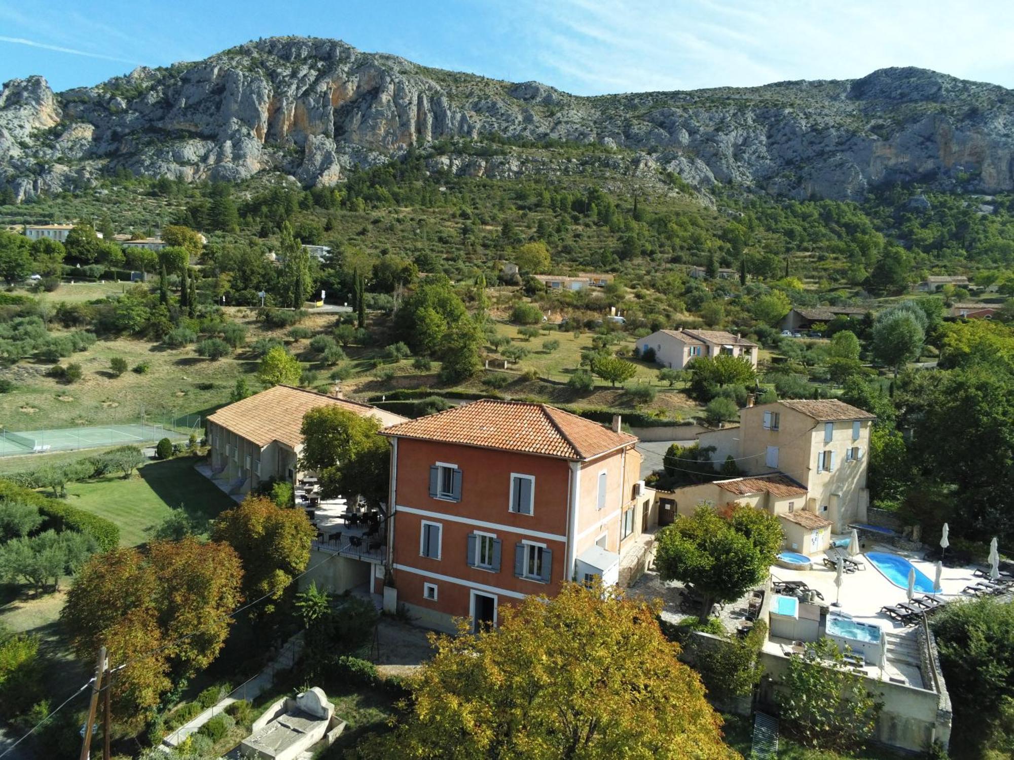 Hotel Le Colombier 무스티에생마리 외부 사진