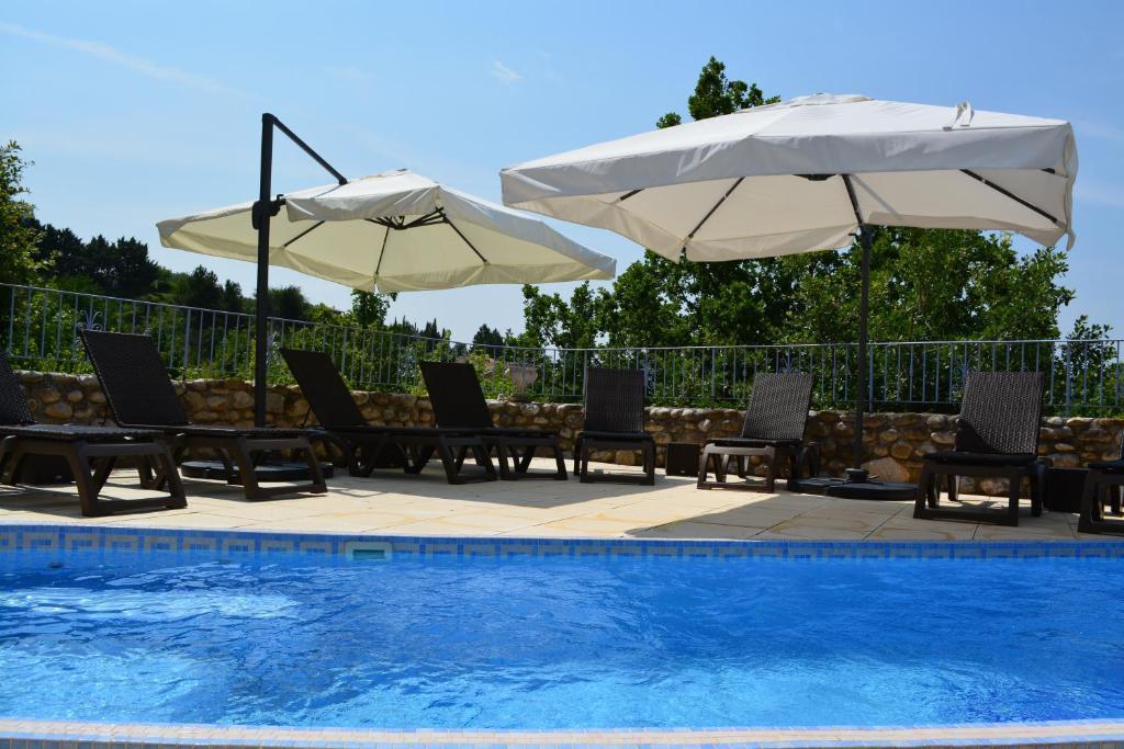 Hotel Le Colombier 무스티에생마리 외부 사진