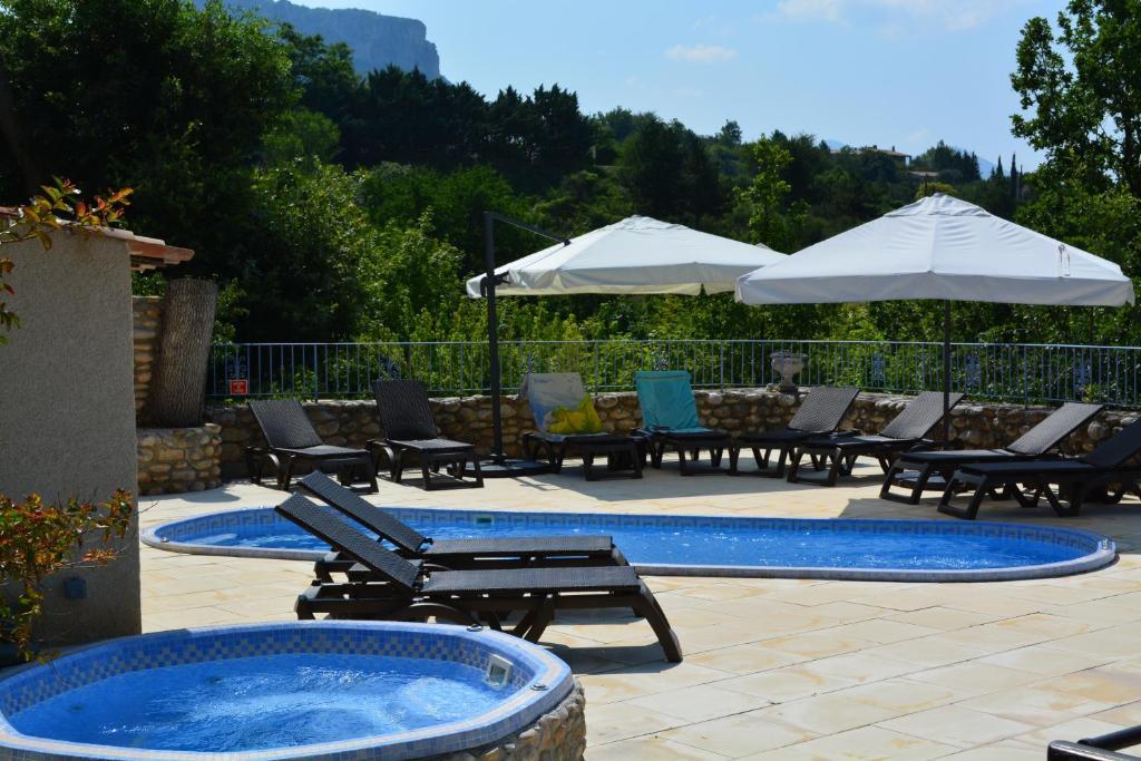 Hotel Le Colombier 무스티에생마리 외부 사진