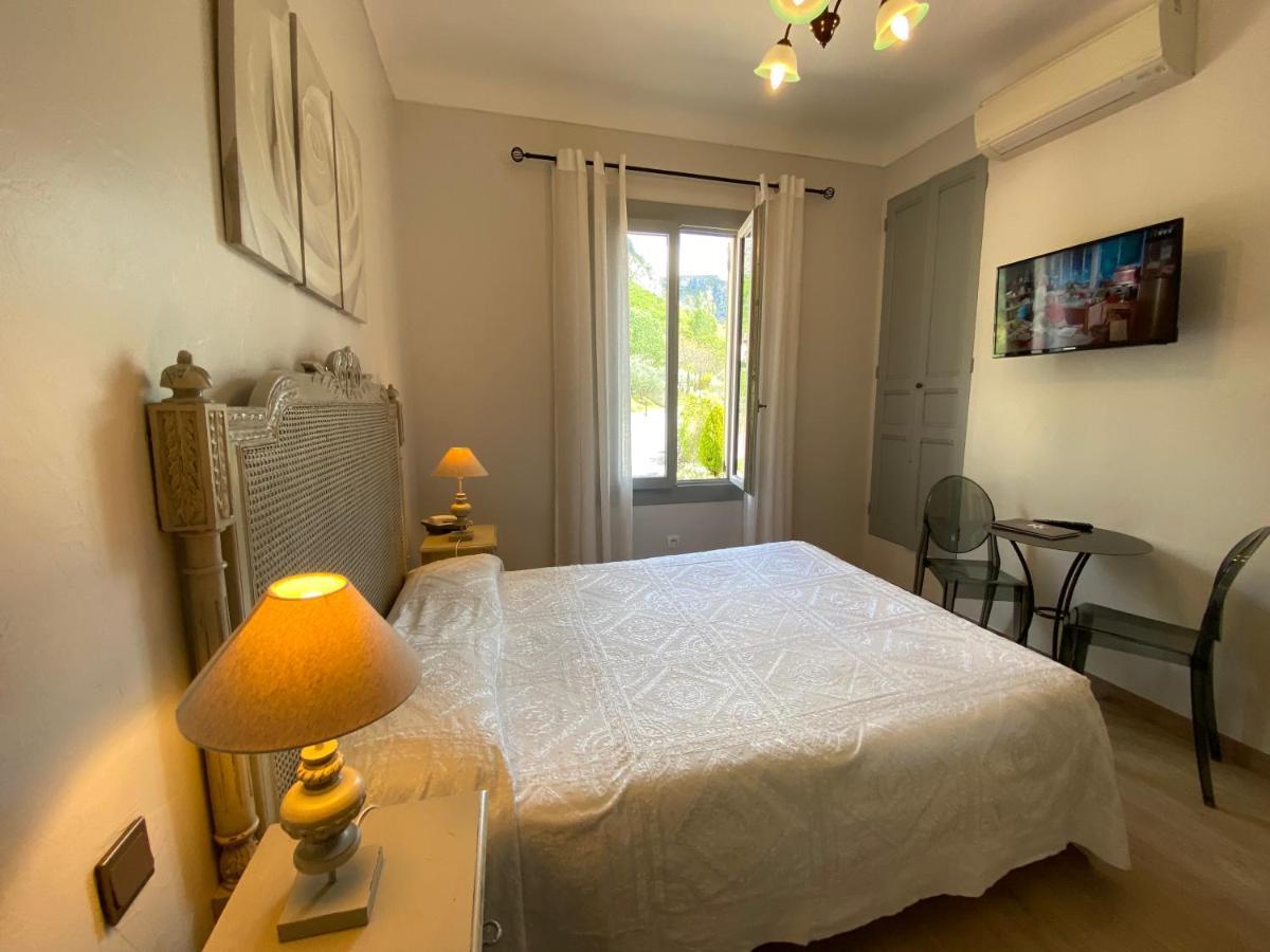 Hotel Le Colombier 무스티에생마리 외부 사진